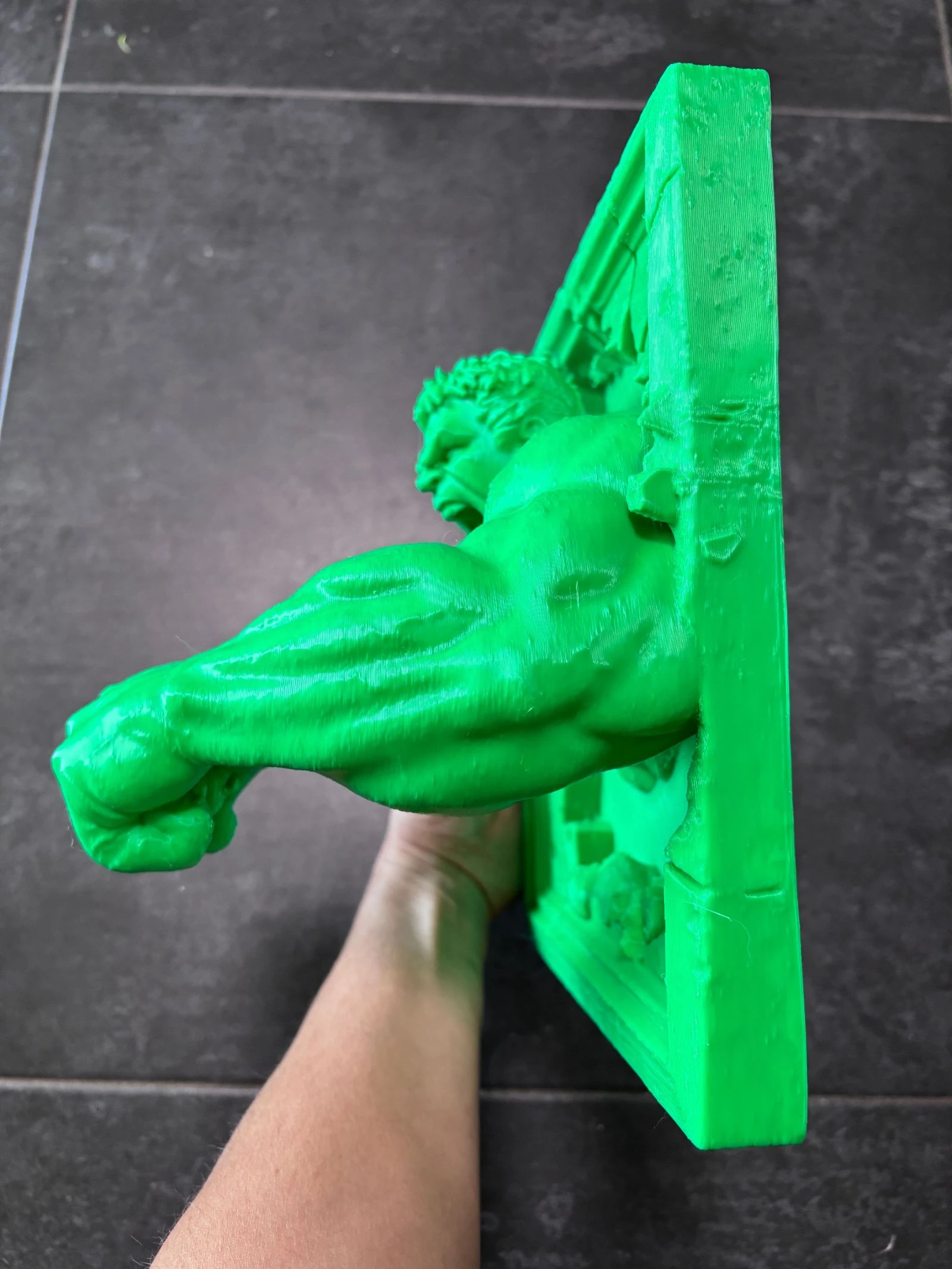 Cadre hulk en relief 24 sur 22 sur 17 cm💚 – photo 8